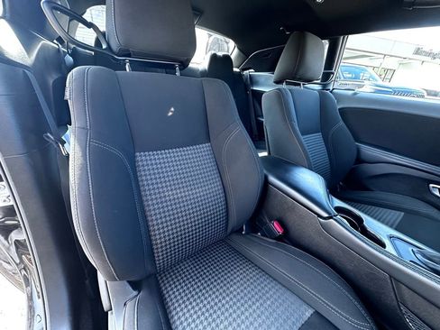 Used 2023 Dodge Challenger SXT image 29