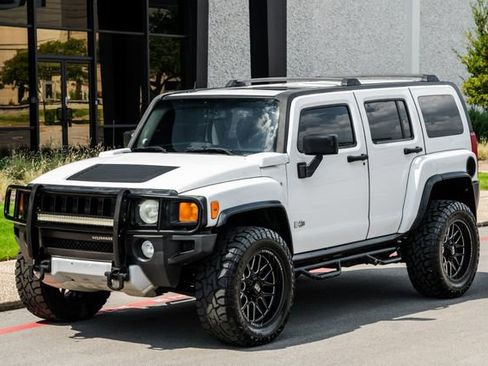Used 2009 HUMMER H3 Alpha image 40