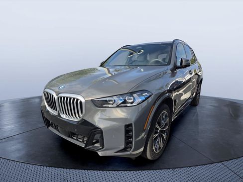 Used 2026 BMW X5 xDrive50e w/ M Sport Package AWD/4WD image 3