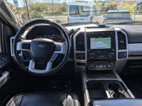 Used 2019 Ford F250 Lariat w/ Lariat Ultimate Package image 28