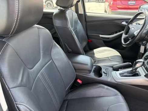 Used 2014 Ford Focus SE w/ Equipment Group 201A FWD image 26