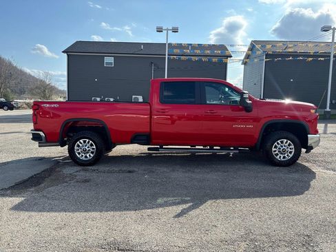 Used 2025 Chevrolet Silverado 2500 LT w/ Safety Package image 6