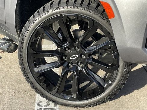 Used 2021 Chevrolet Tahoe Z71 w/ Z71 Off-Road Package image 8