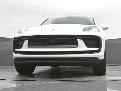New 2026 Porsche Macan AWD/4WD image 42