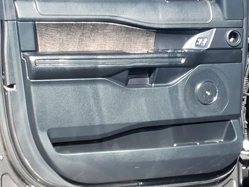 Used 2021 Ford Expedition Limited image 22