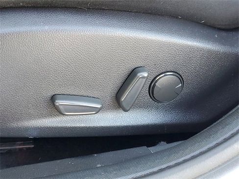 Used 2016 Ford Focus SE w/ Equipment Group 201A image 11