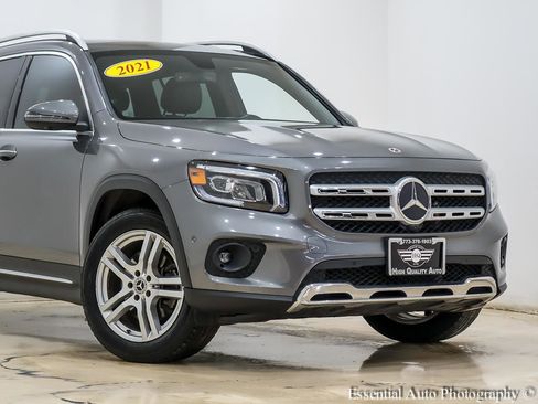 Used 2021 Mercedes-Benz GLB 250 4MATIC w/ Premium Package image 2