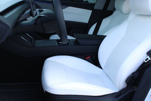 Used 2026 Tesla Model Y 2WD image 25