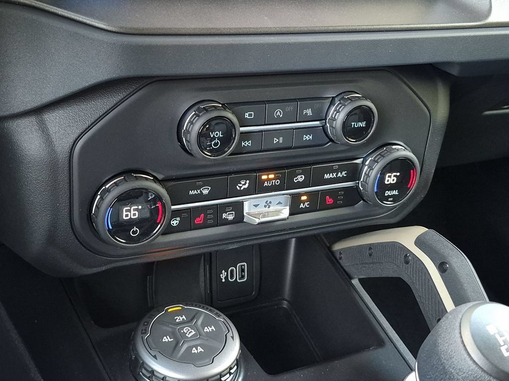 New 2026 Ford Bronco Badlands AWD/4WD image 20
