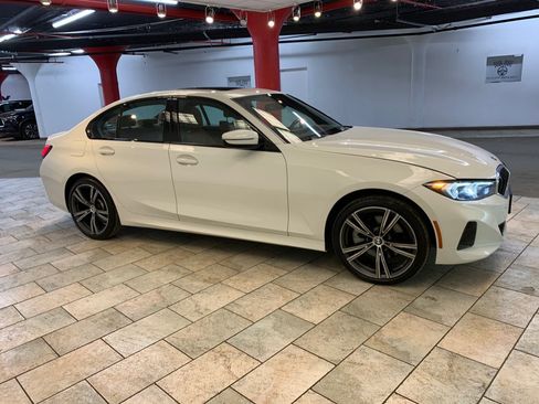 Used 2023 BMW 330i xDrive Sedan w/ Driving Assistance Package AWD/4WD image 5