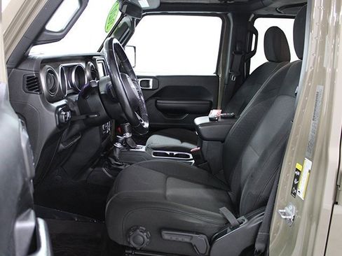 Used 2020 Jeep Gladiator Sport w/ Quick Order Package 24S image 10