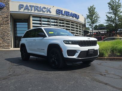 Used 2025 Jeep Grand Cherokee Altitude