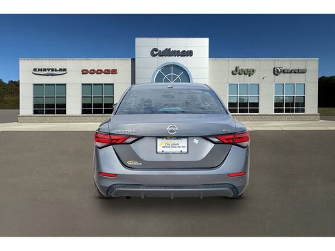 Used 2020 Nissan Sentra SV image 4