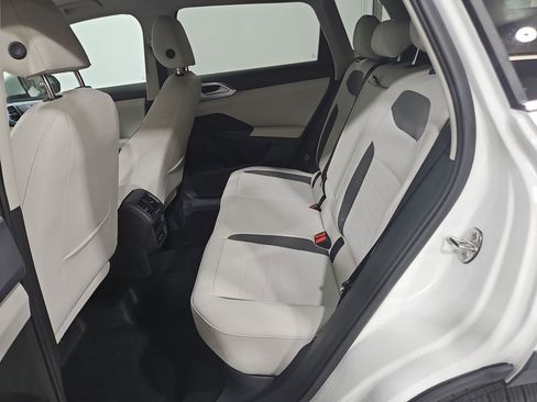 New 2026 Volkswagen Taos SE FWD image 23