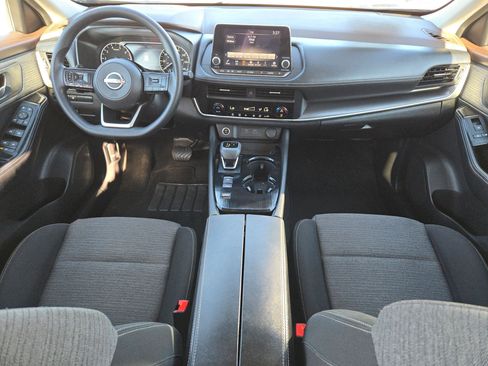 Used 2023 Nissan Rogue SV image 15