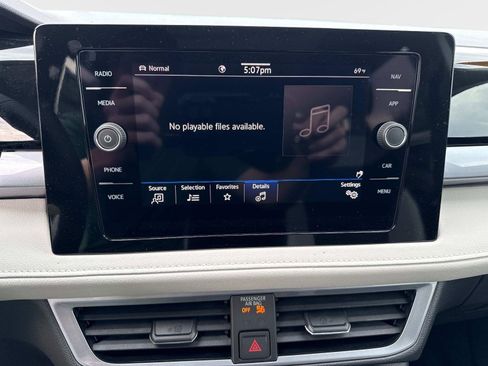 New 2025 Volkswagen Taos SEL image 17