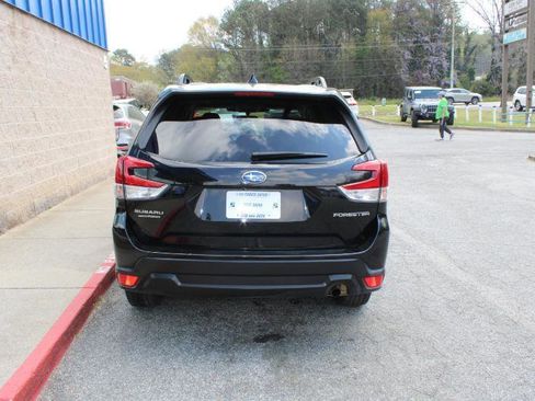 Used 2022 Subaru Forester Premium AWD/4WD image 4