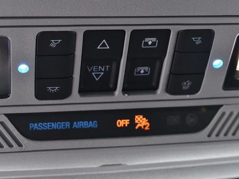 Used 2024 Ford Explorer XLT w/ Equipment Group 202A AWD/4WD image 36