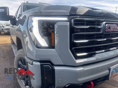 Used 2024 GMC Sierra 2500 AT4 AWD/4WD image 34