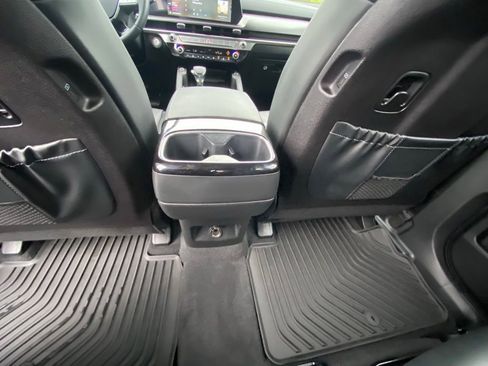 Used 2025 Kia Telluride S FWD image 26