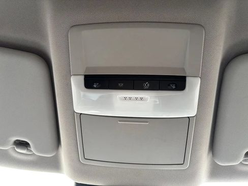 Used 2024 Nissan Rogue S FWD image 15