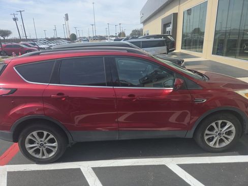 Used 2018 Ford Escape SEL image 7