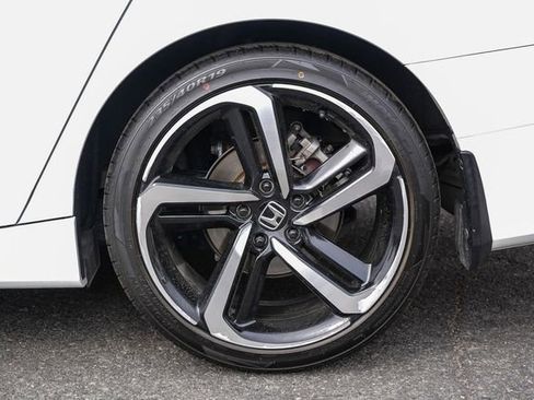 Used 2018 Honda Accord Sport image 10