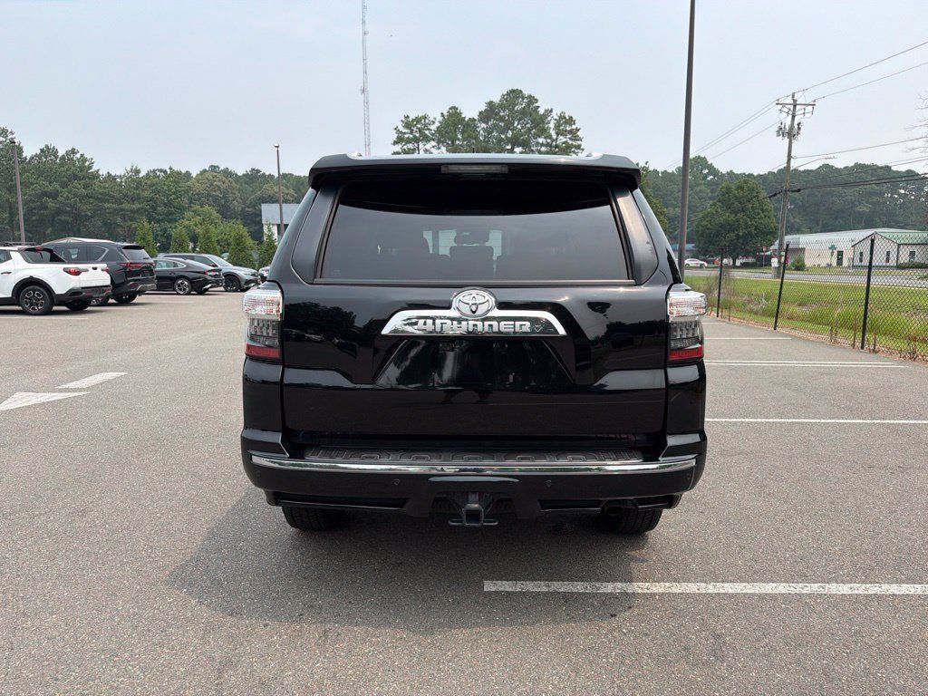 Used 2024 Toyota 4Runner Limited AWD/4WD image 10
