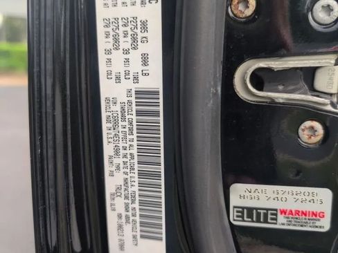 Used 2014 RAM 1500 Limited RWD image 33