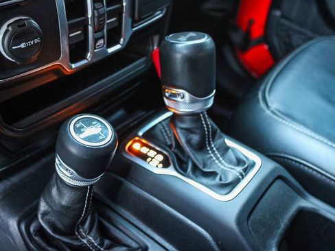 Used 2021 Jeep Wrangler Unlimited Sahara image 20