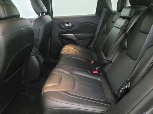 Used 2019 Jeep Cherokee Limited w/ Technology Group image 18