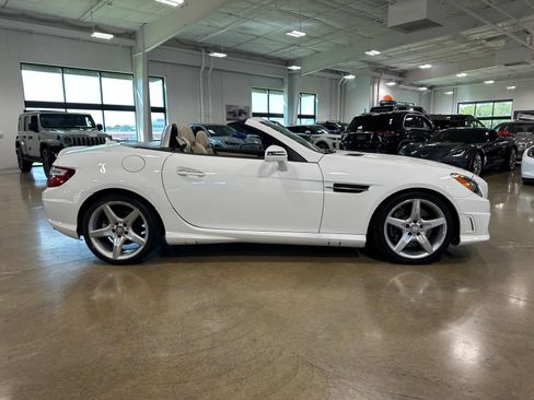 Used 2016 Mercedes-Benz SLK 300 image 16