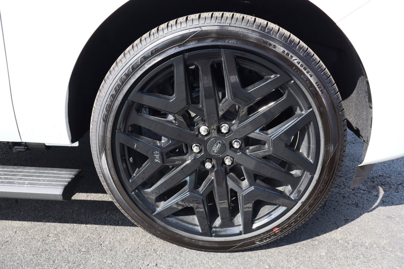 New 2027 Ford Expedition Max Platinum w/ Stealth Performance Package AWD/4WD image 20