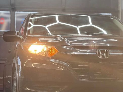 Used 2018 Honda HR-V LX image 3