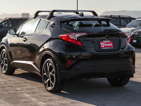 Used 2020 Toyota C-HR XLE FWD image 6