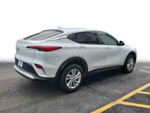 Used 2025 Buick Envista Preferred image 6