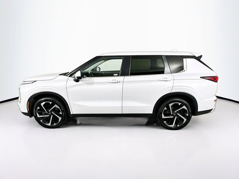 Used 2024 Mitsubishi Outlander SE image 4