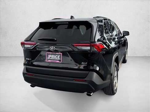 Used 2025 Toyota RAV4 XLE image 5