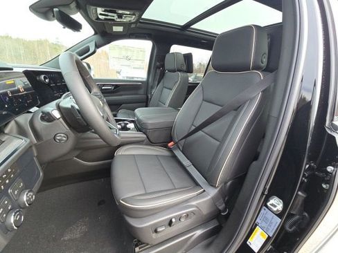 New 2026 Chevrolet Suburban Premier image 20