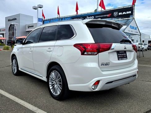 Used 2022 Mitsubishi Outlander SEL image 6