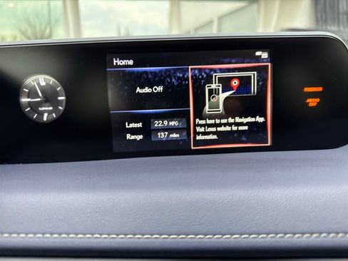 Used 2019 Lexus UX 200 image 19