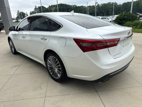 Used 2016 Toyota Avalon Limited w/ Toyota Safety Sense Package FWD image 5