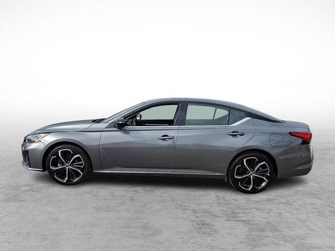 Used 2023 Nissan Altima 2.5 SR image 2