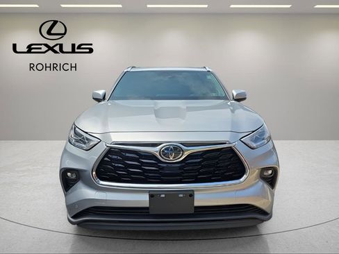 Used 2020 Toyota Highlander Limited image 2