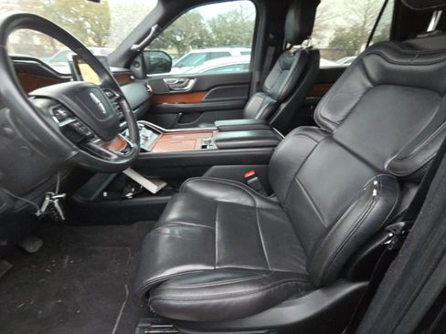 Used 2018 Lincoln Navigator Select w/ Technology Package image 7