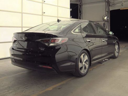 Used 2017 Hyundai Sonata Limited image 3