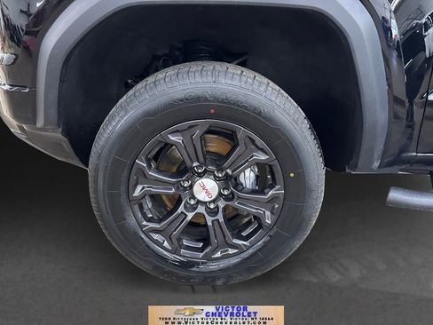 Used 2024 GMC Canyon Elevation w/ Elevation Premium Package image 11