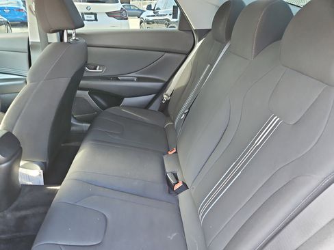 Used 2022 Hyundai Elantra SEL w/ Convenience Package image 9