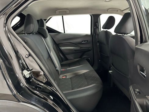 Used 2019 Nissan Kicks SV image 14