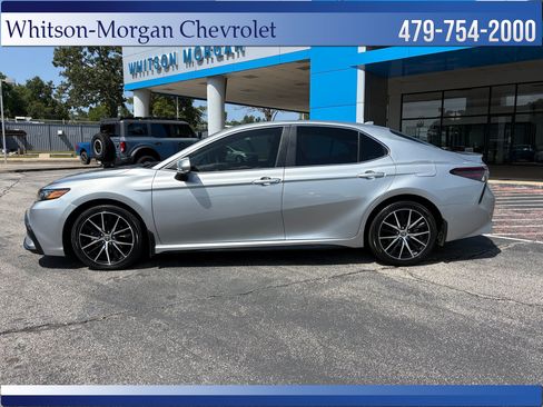 Used 2021 Toyota Camry SE w/ Convenience Package FWD image 8